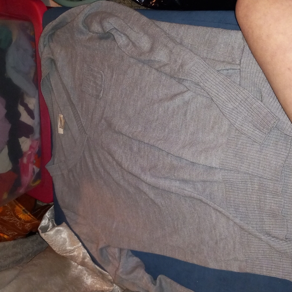 Too big - Picture 2 of 3